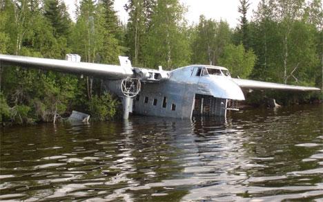 2013-06-29___abandoned-arctic-plane-wrecks-3.jpg